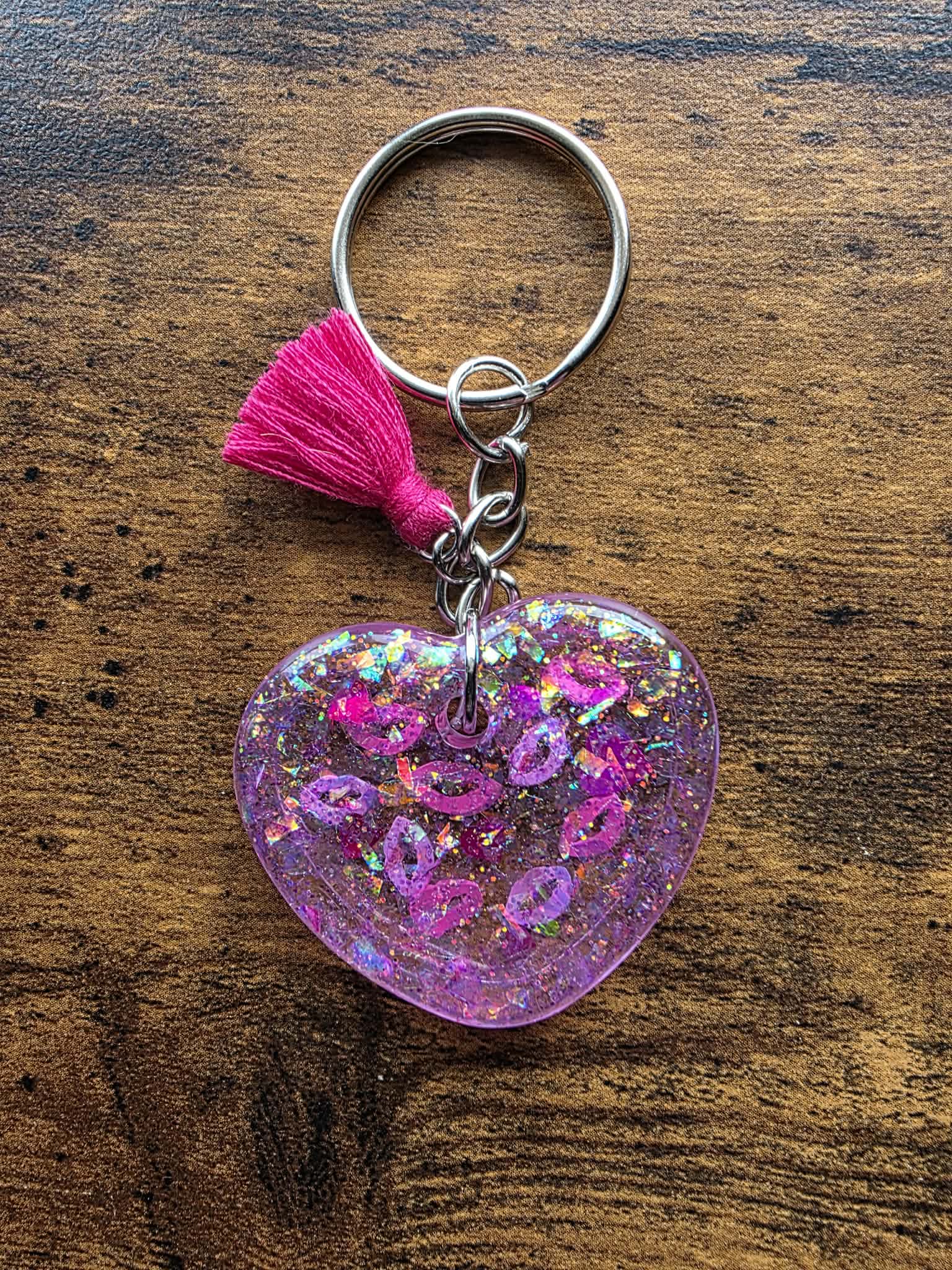 Pink glitter heart with lips