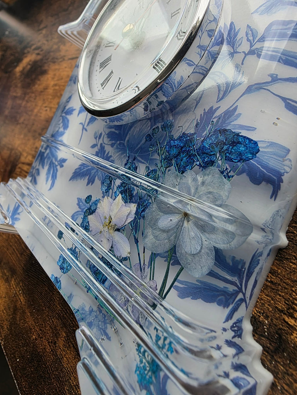 Porcelain Garden Time Keeper