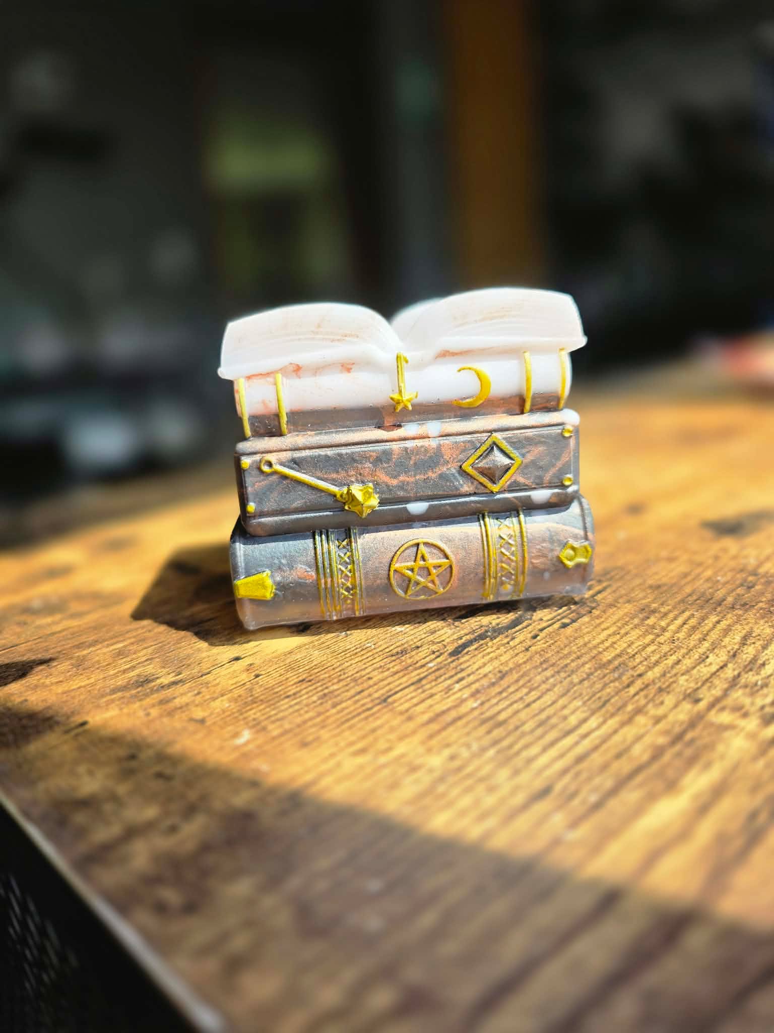 The Guilded Grimoire Holder